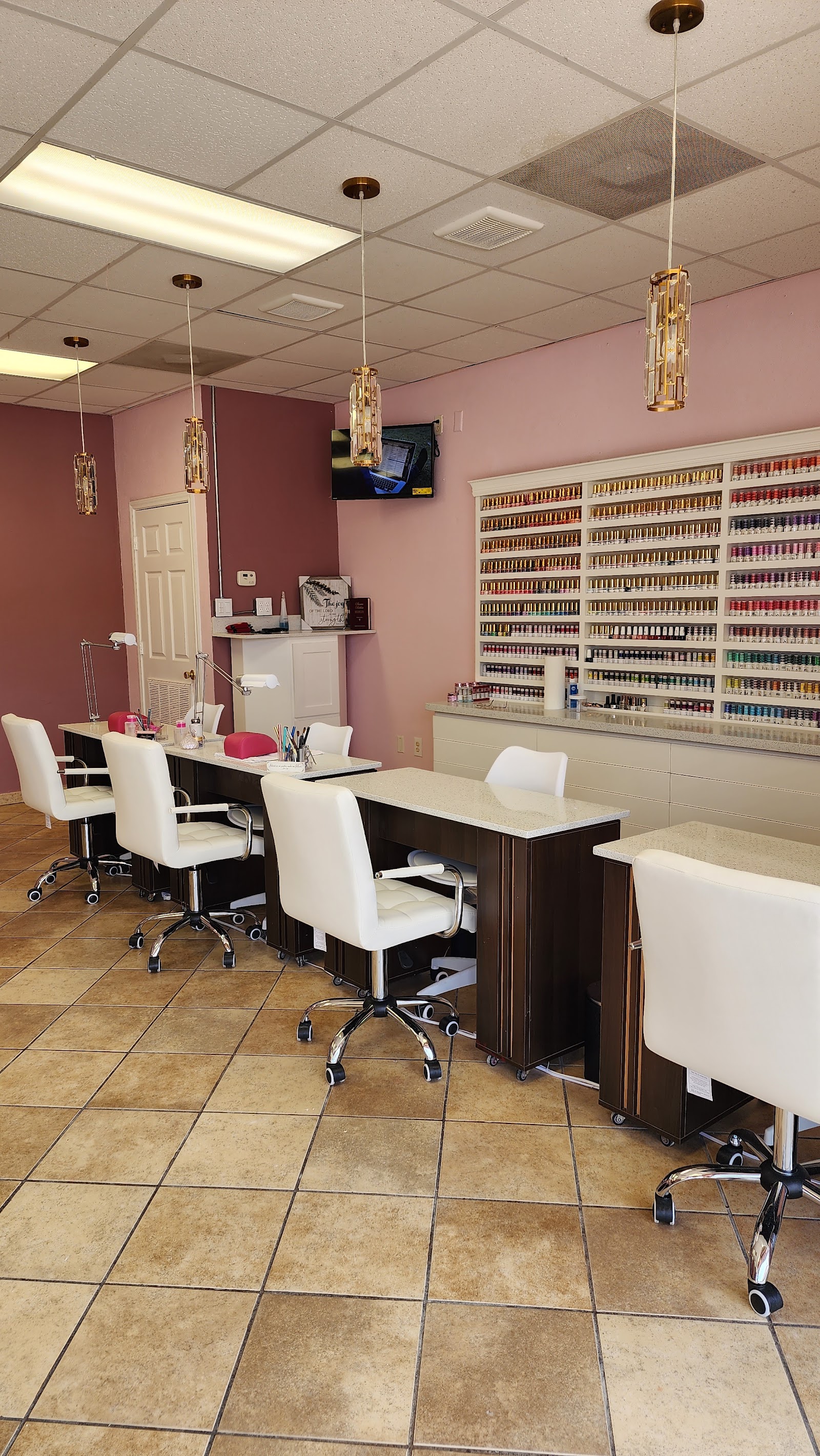 MB Nails 2 nail photo 6